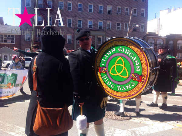 Подготовка к параду. 3 авеню, Бруклин.